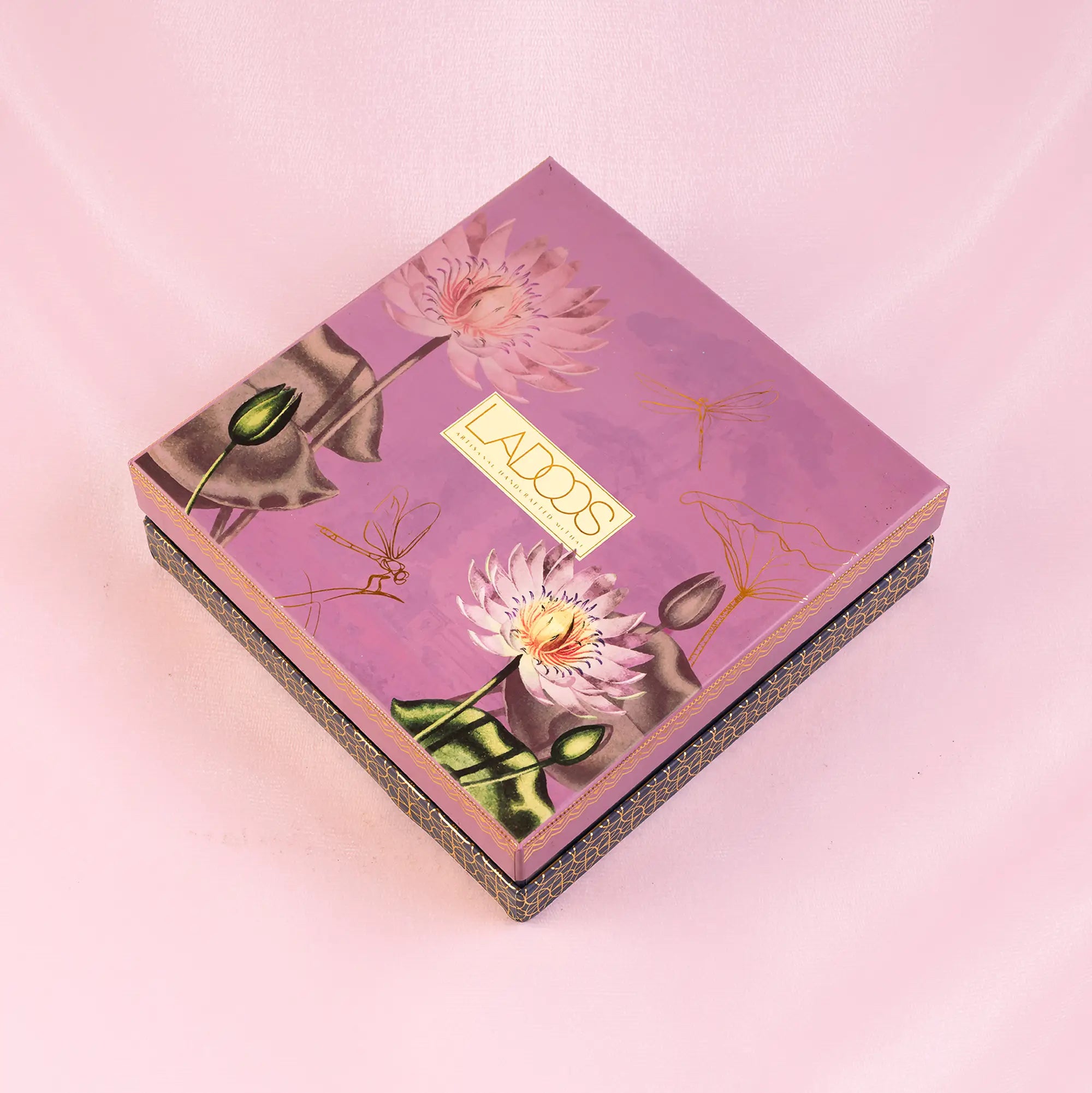 Signature 16-Piece Box