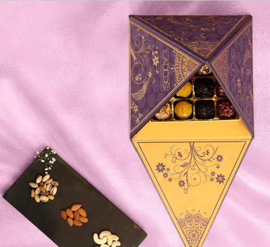 Premium Pyramid Box